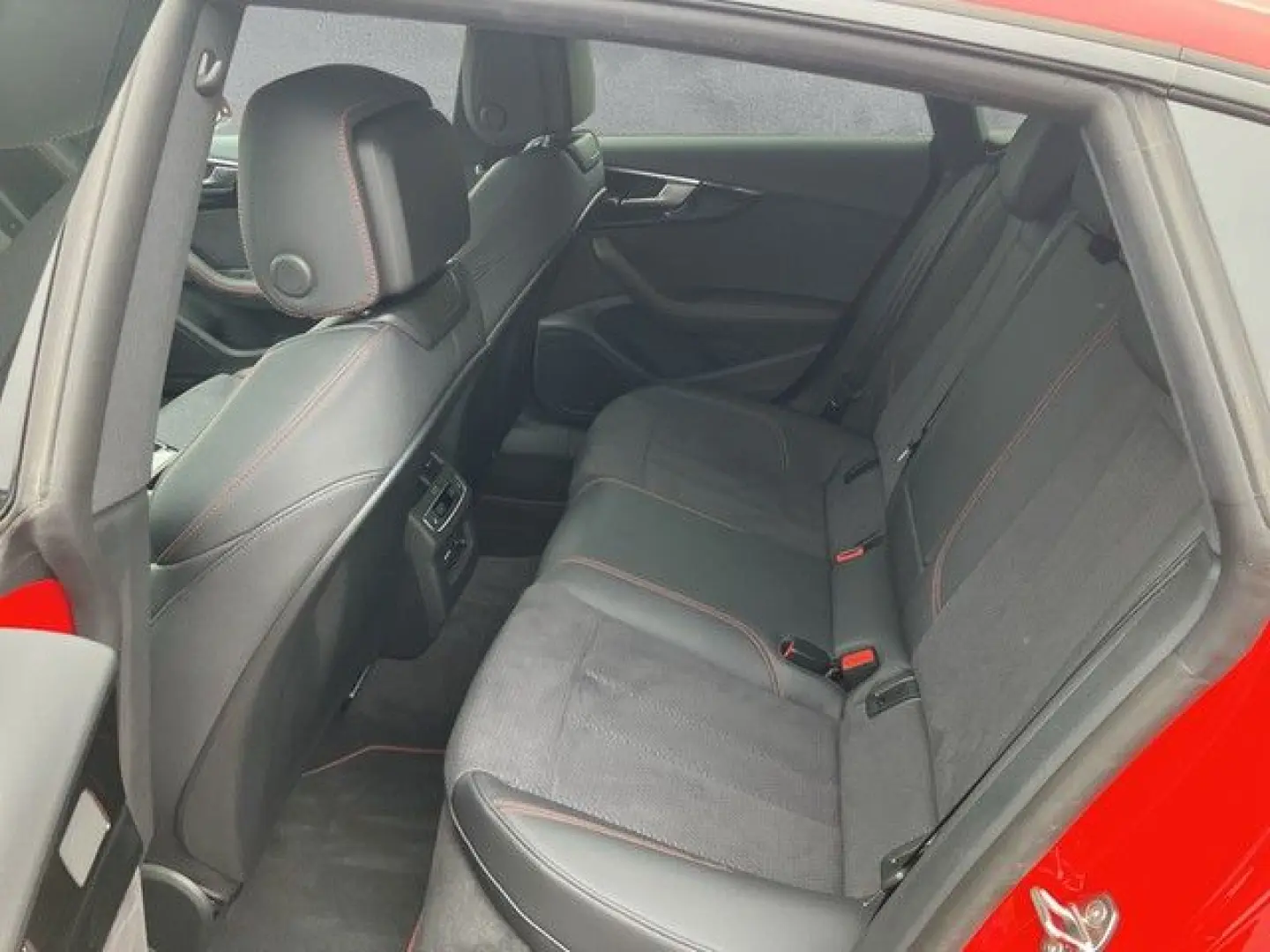 A5 Sportback 40 TFSI quattro S-tronic S-line AHK