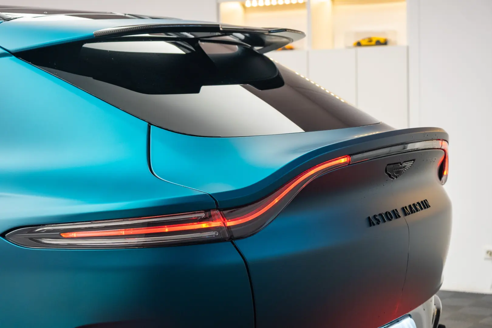 2023 ASTON MARTIN DBX 707