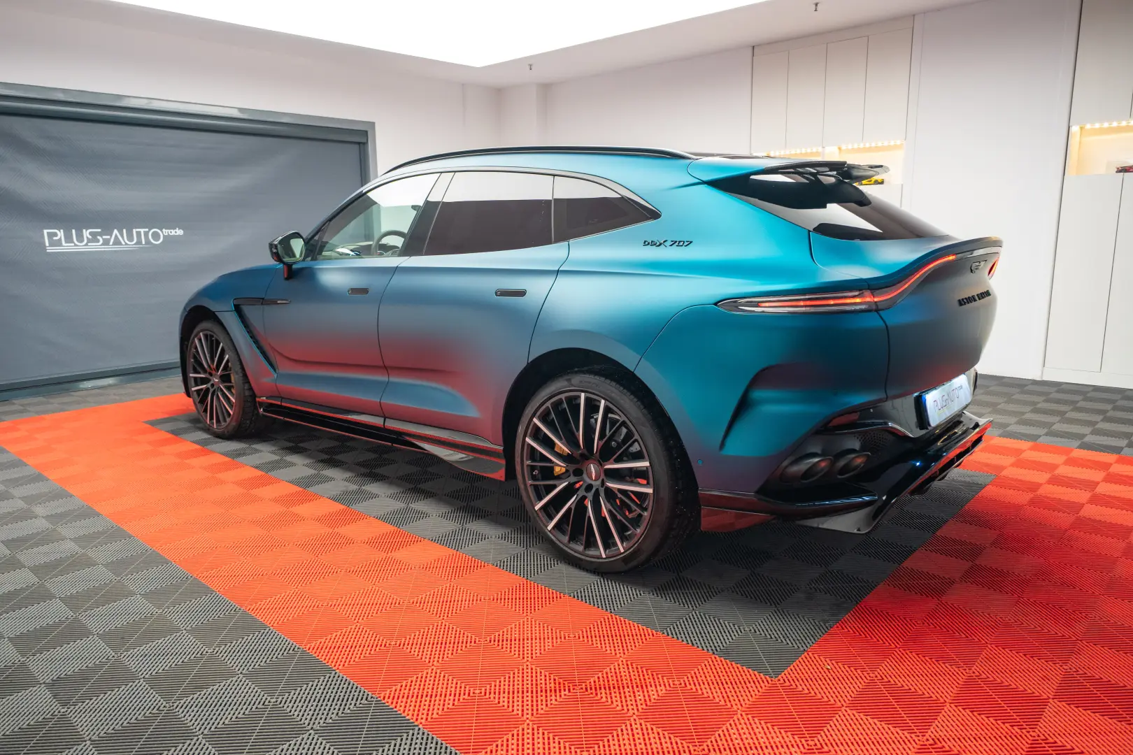 2023 ASTON MARTIN DBX 707