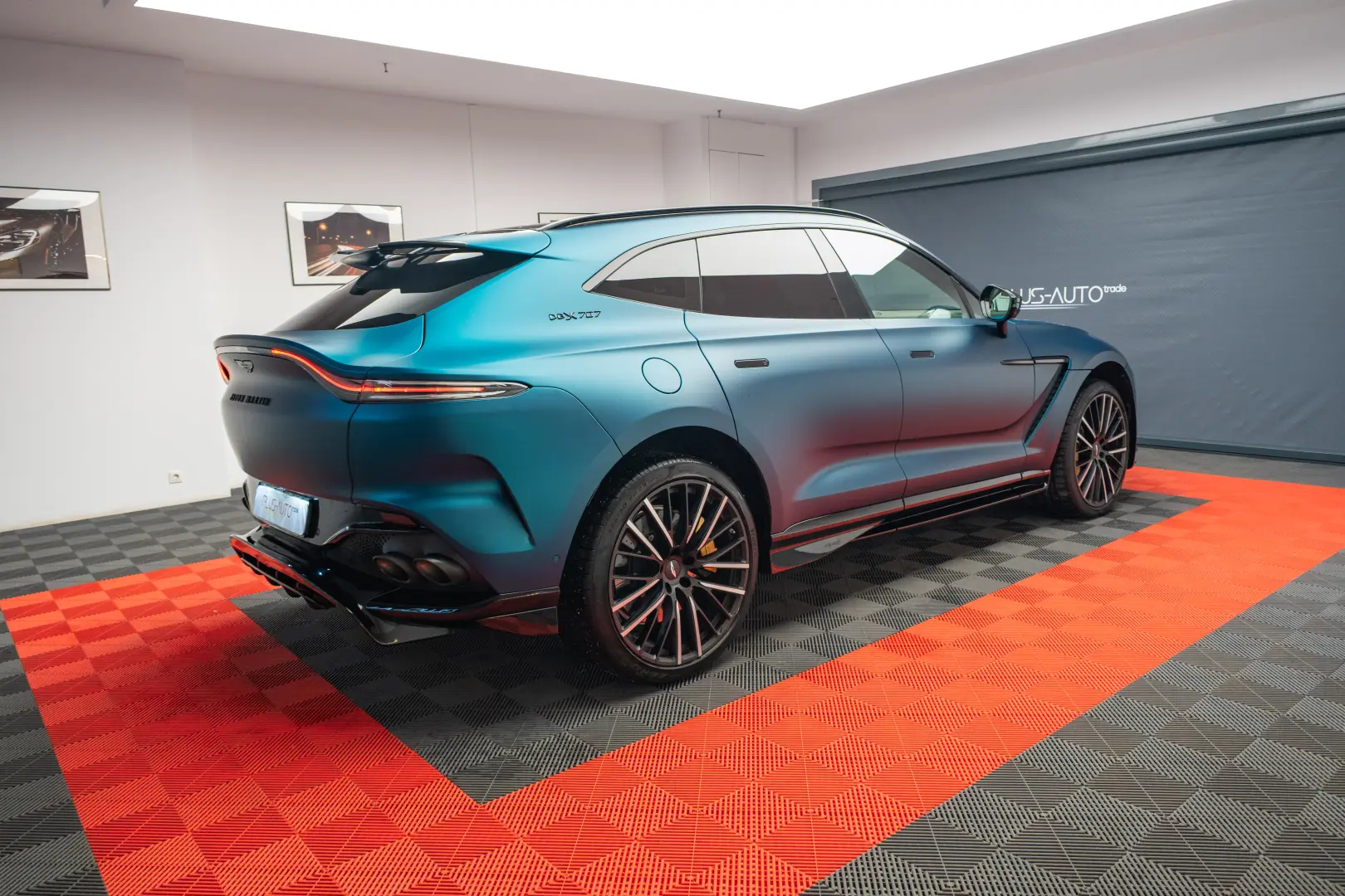 2023 ASTON MARTIN DBX 707