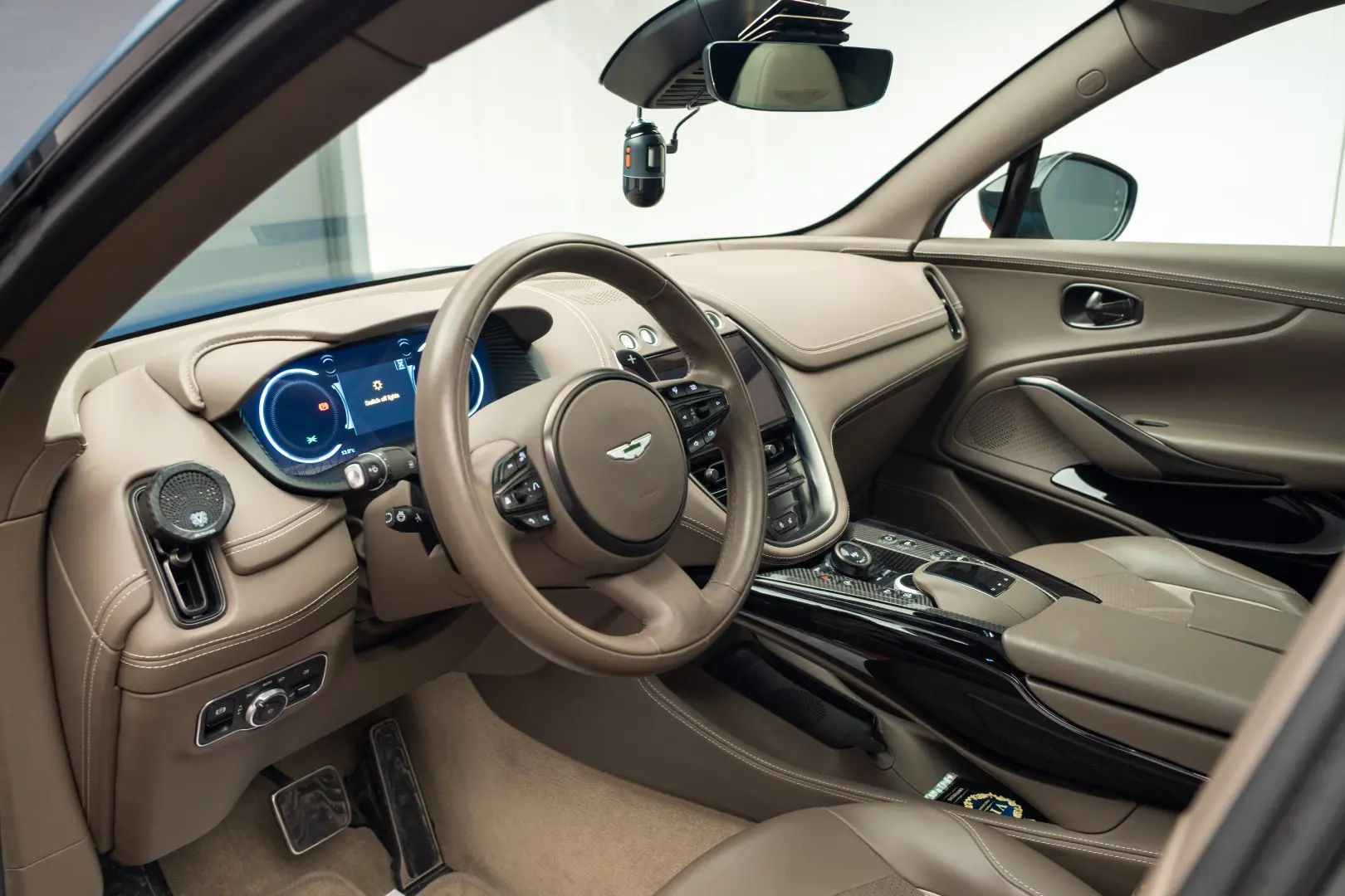 2023 ASTON MARTIN DBX 707