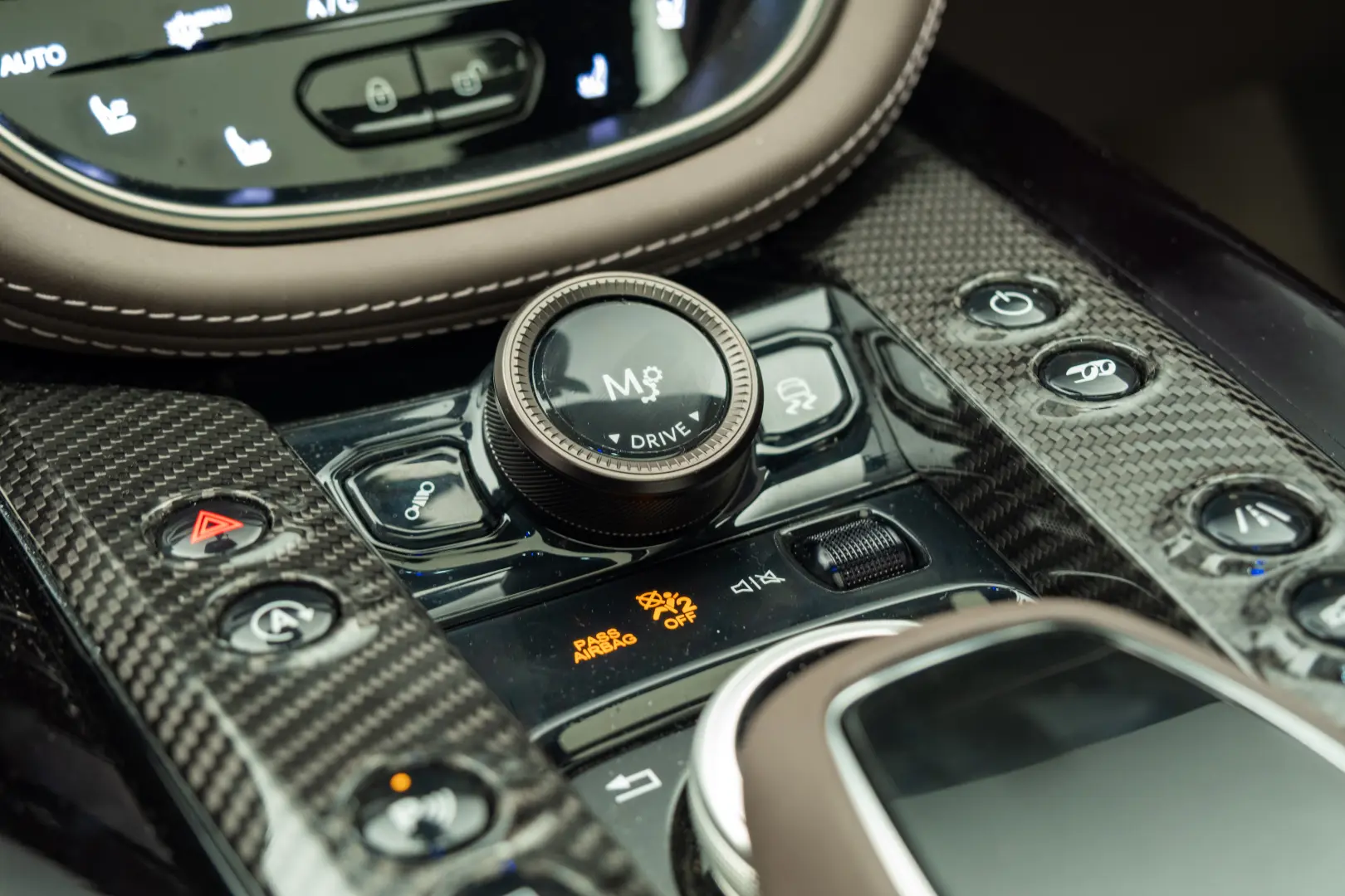 2023 ASTON MARTIN DBX 707