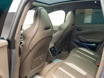 2023 ASTON MARTIN DBX 707