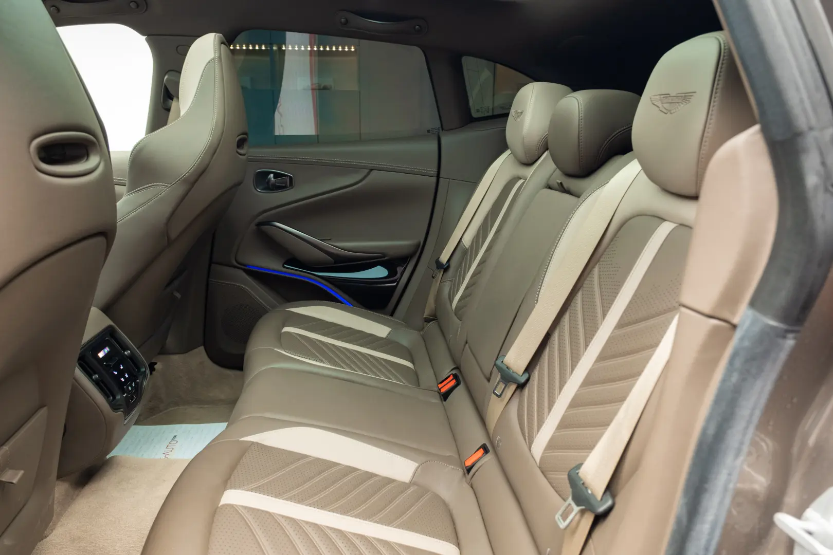 2023 ASTON MARTIN DBX 707