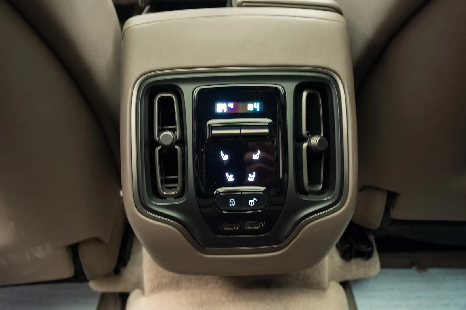 2023 ASTON MARTIN DBX 707