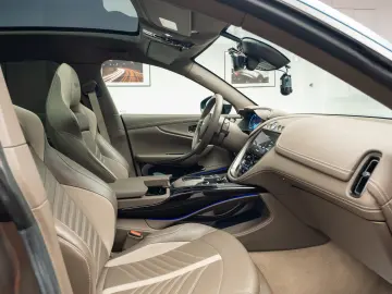 2023 ASTON MARTIN DBX 707