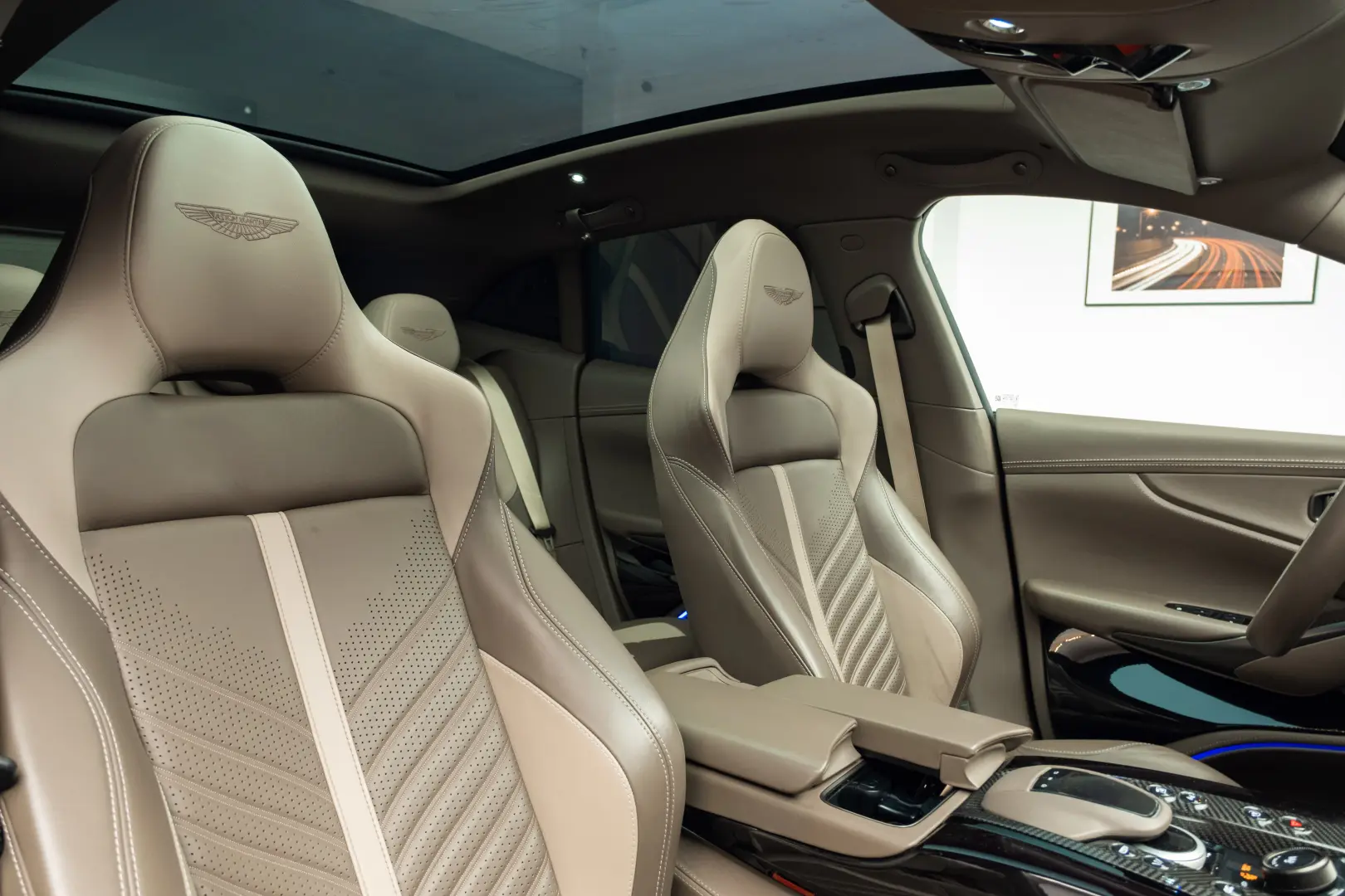 2023 ASTON MARTIN DBX 707