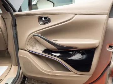 2023 ASTON MARTIN DBX 707