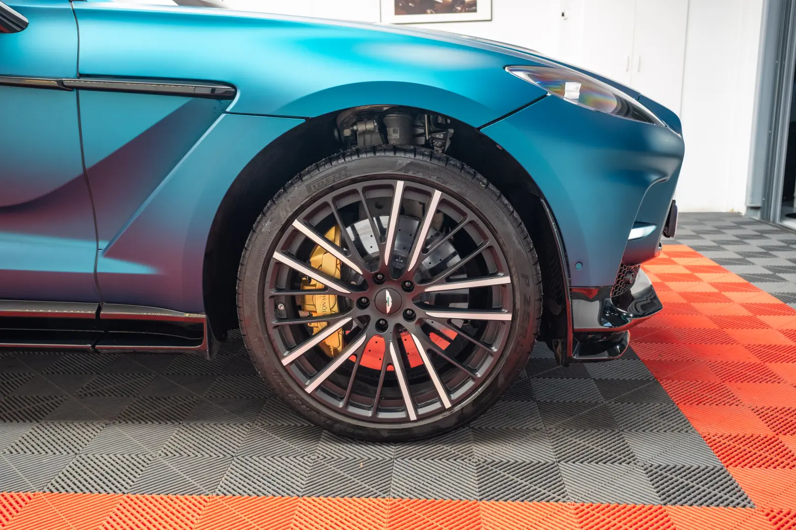 2023 ASTON MARTIN DBX 707