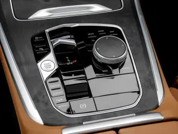 X5 xDrive30d M SPORT PRO H K PANO HuD DA PROF 36