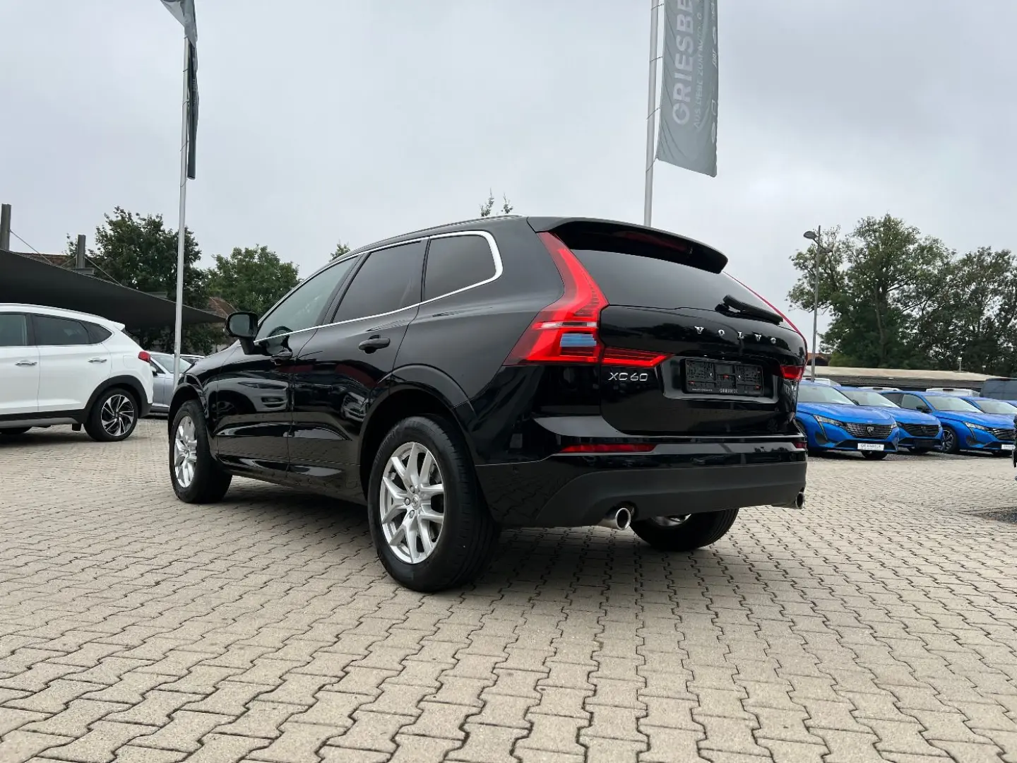 XC60 B4 Momentum Pro  LED Navi Sitzh. Kamera