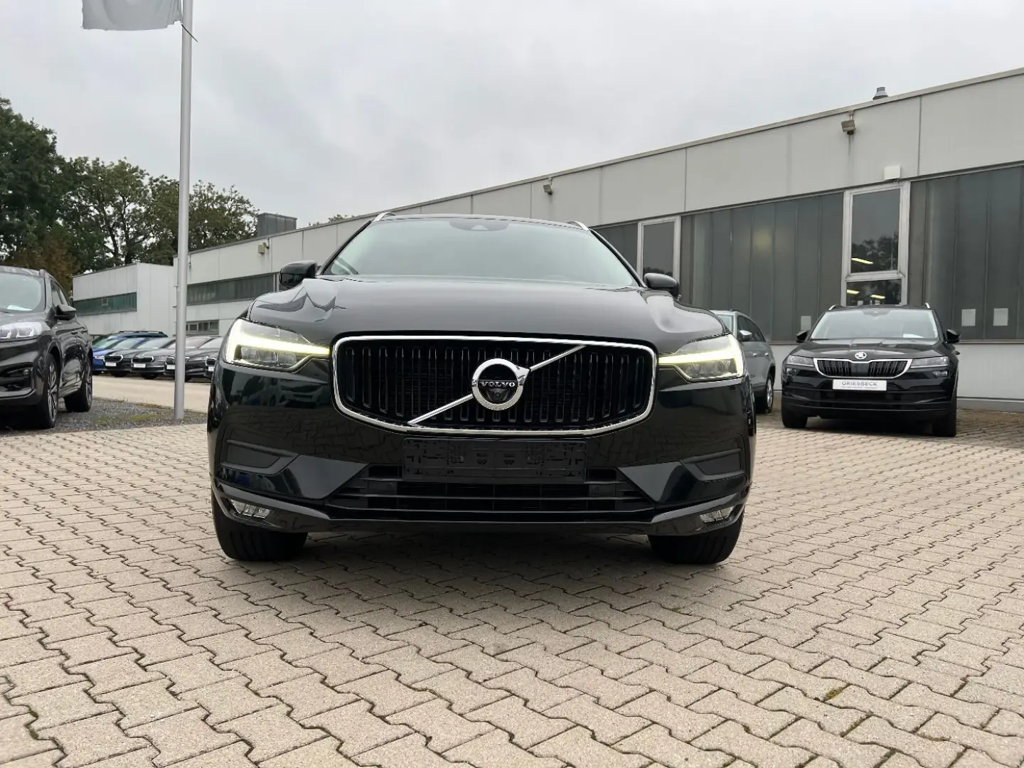 XC60 B4 Momentum Pro  LED Navi Sitzh. Kamera