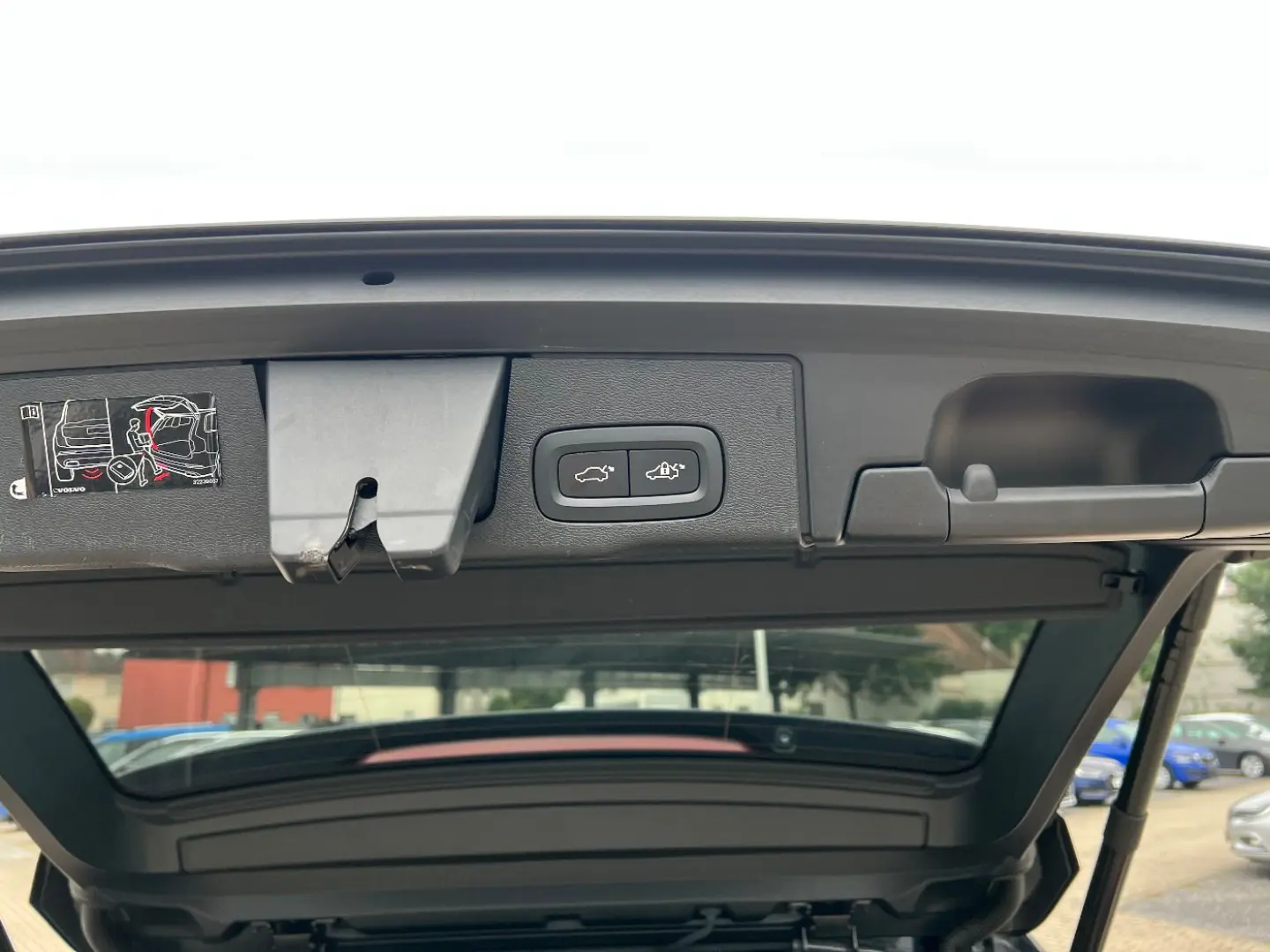 XC60 B4 Momentum Pro  LED Navi Sitzh. Kamera