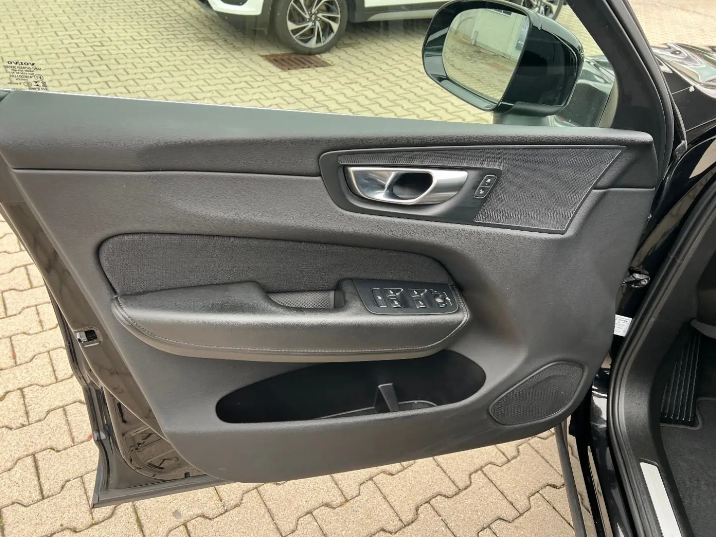 XC60 B4 Momentum Pro  LED Navi Sitzh. Kamera