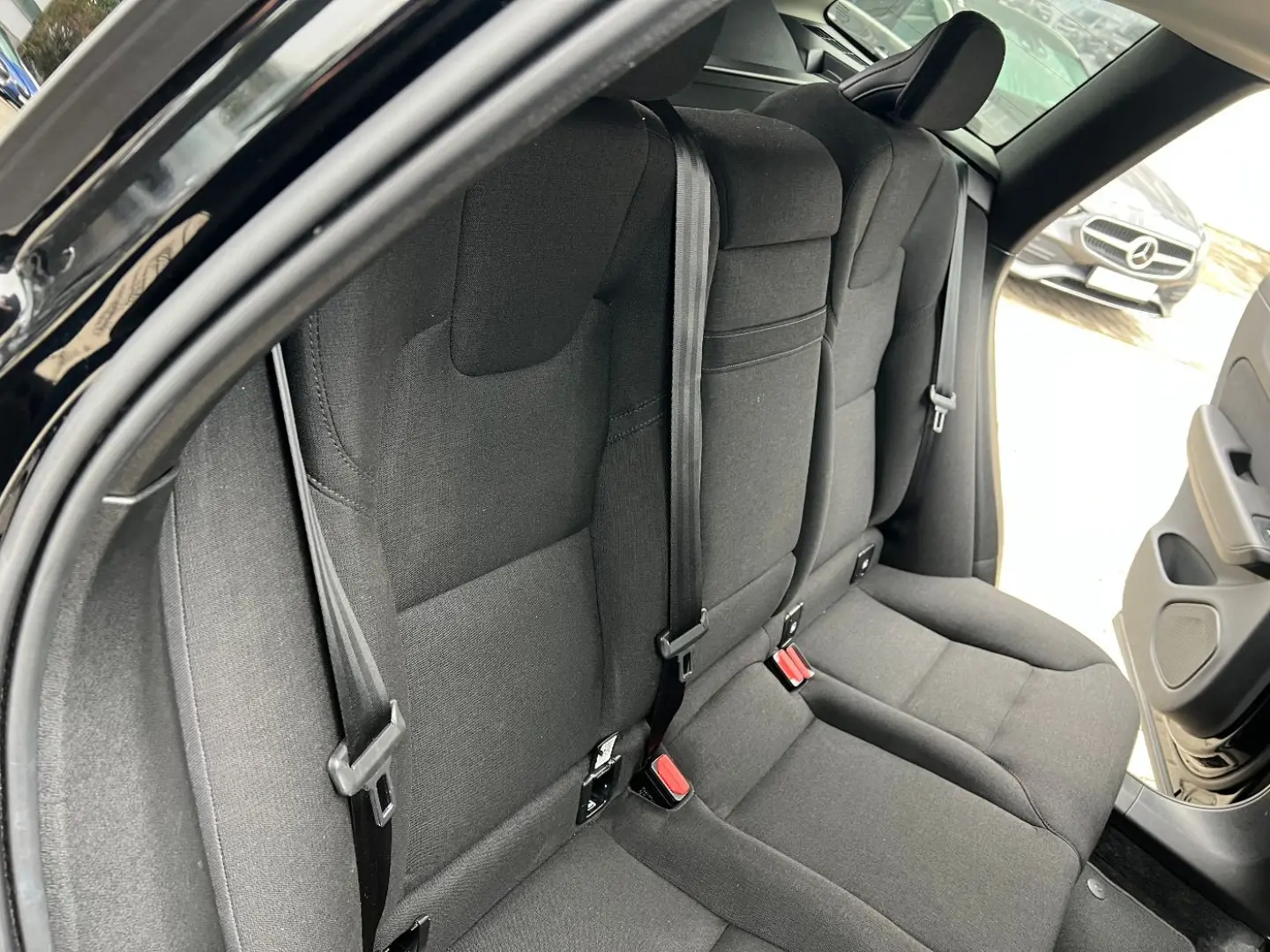 XC60 B4 Momentum Pro  LED Navi Sitzh. Kamera