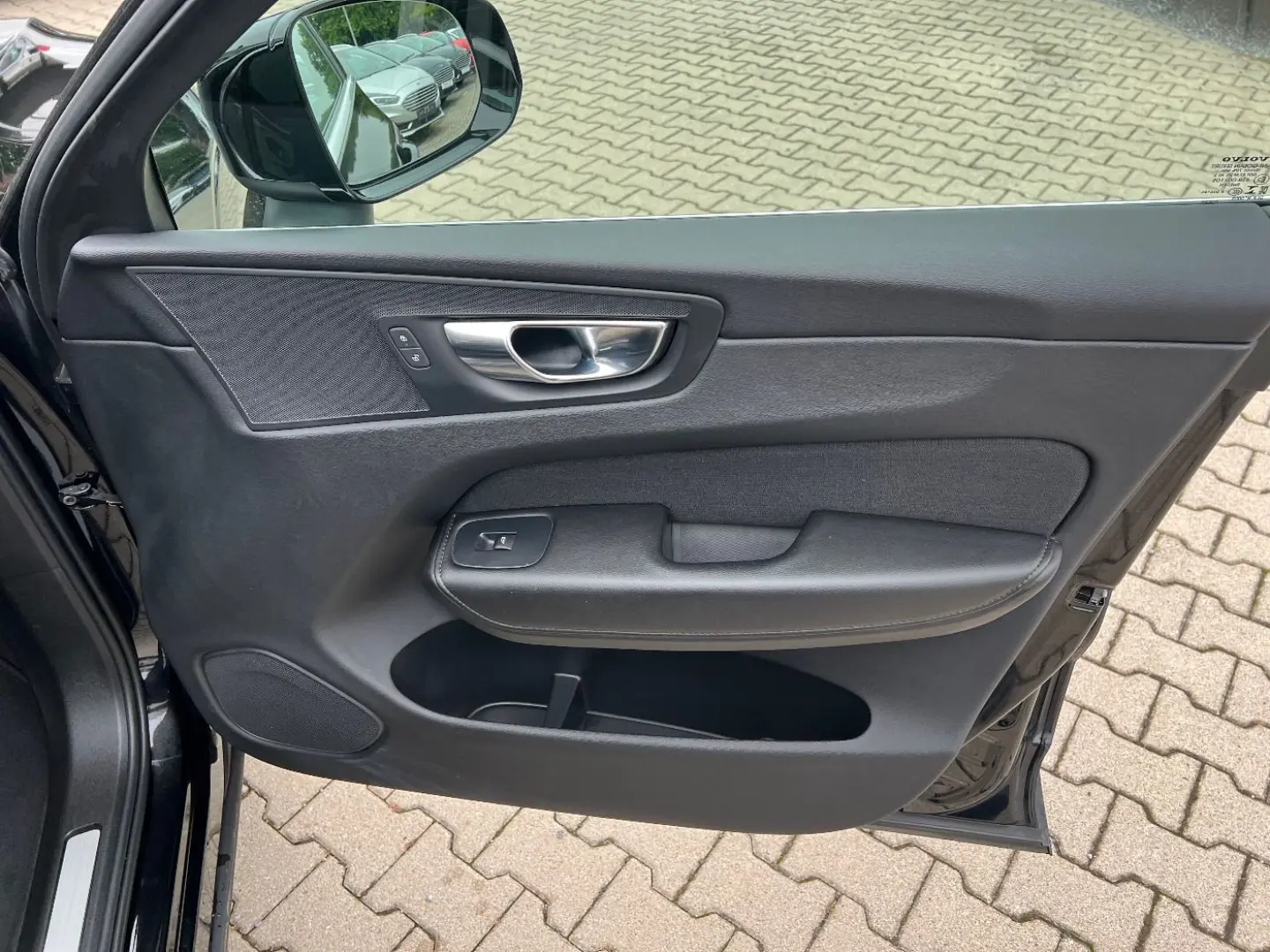 XC60 B4 Momentum Pro  LED Navi Sitzh. Kamera