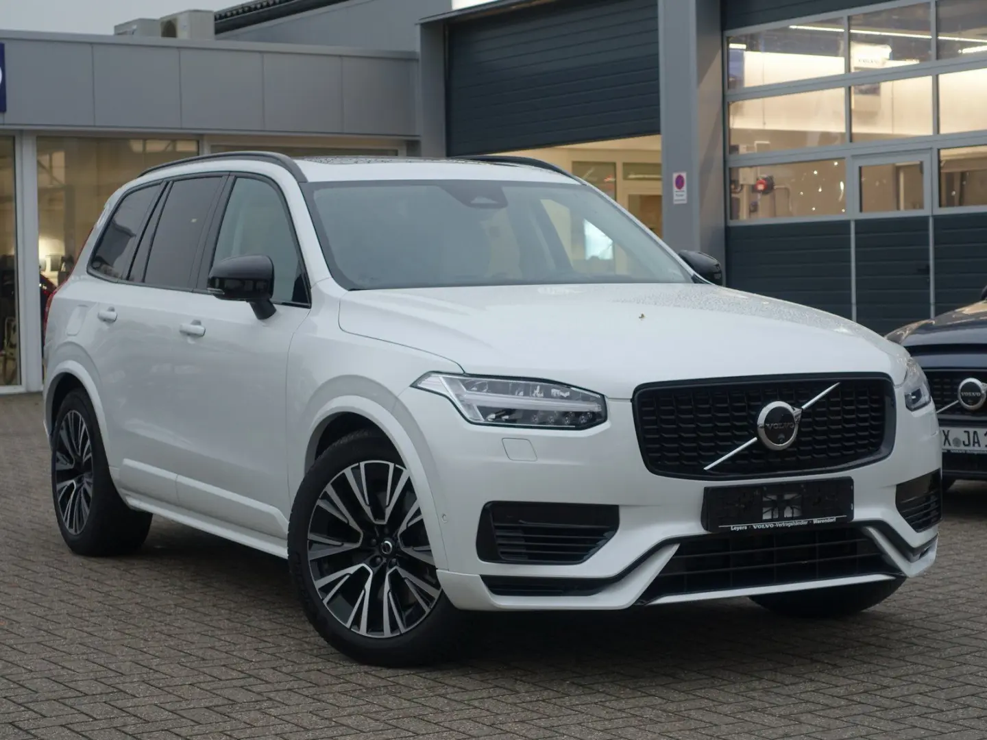 XC90 Ultra Dark T8 AWD Plug-in Hybrid PANO FourC
