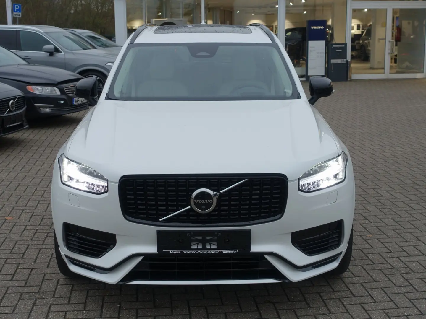 XC90 Ultra Dark T8 AWD Plug-in Hybrid PANO FourC