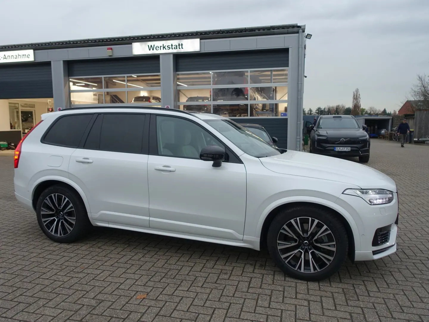 XC90 Ultra Dark T8 AWD Plug-in Hybrid PANO FourC
