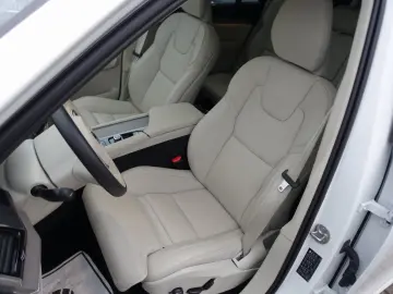 XC90 Ultra Dark T8 AWD Plug-in Hybrid PANO FourC