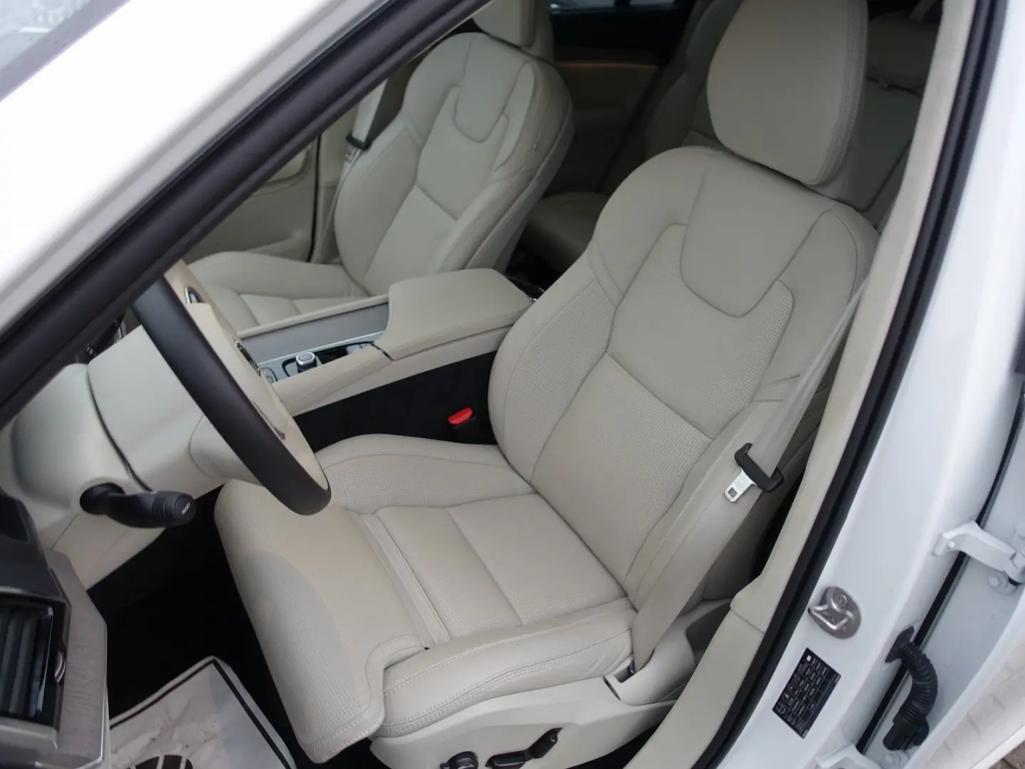 XC90 Ultra Dark T8 AWD Plug-in Hybrid PANO FourC