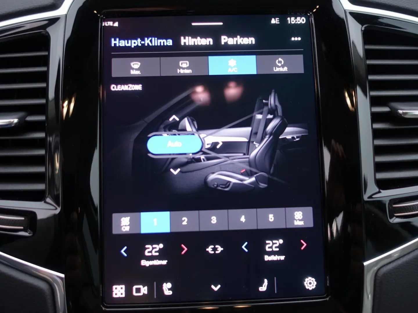 XC90 Ultra Dark T8 AWD Plug-in Hybrid PANO FourC