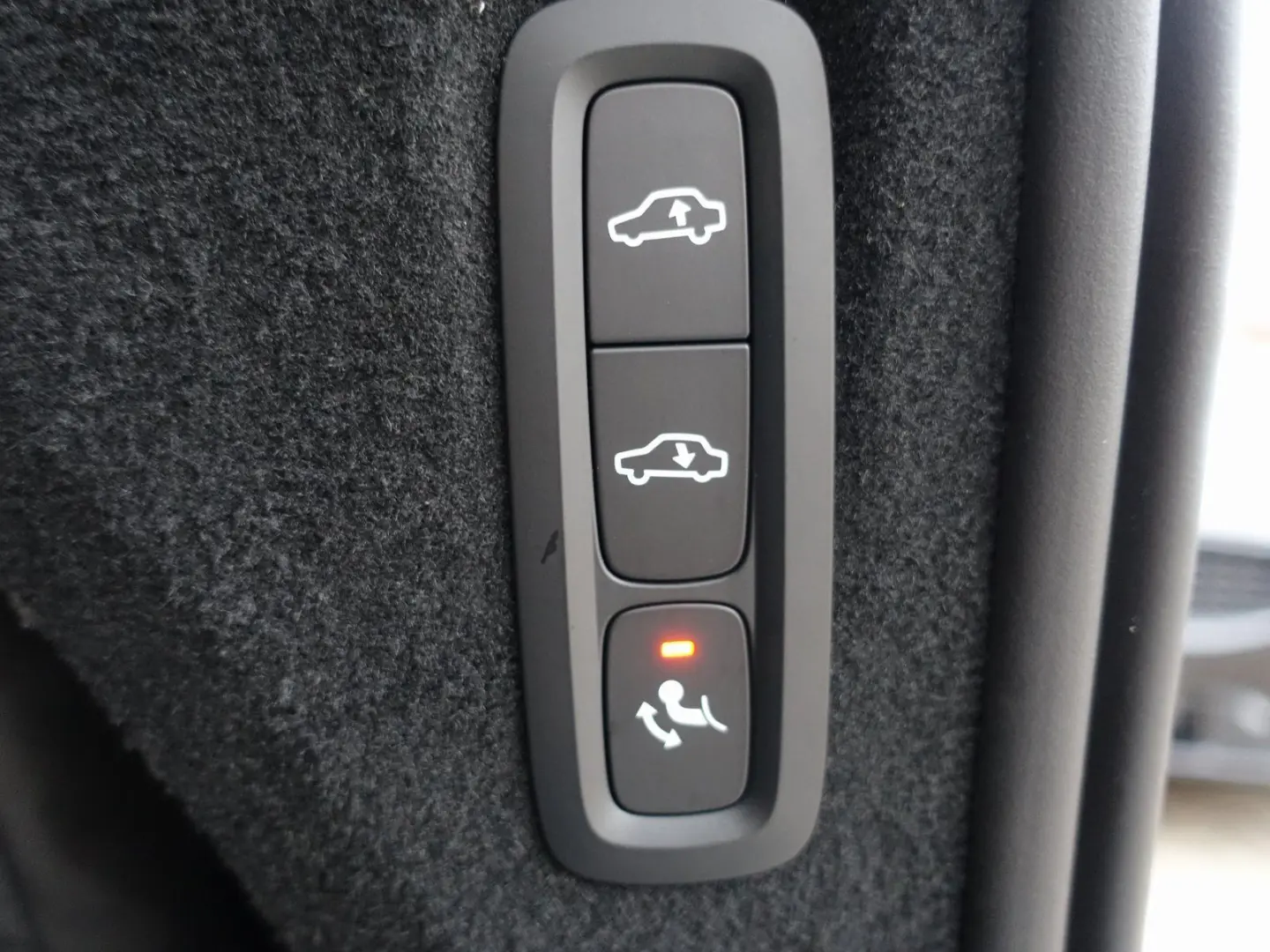 XC90 Ultra Dark T8 AWD Plug-in Hybrid PANO FourC