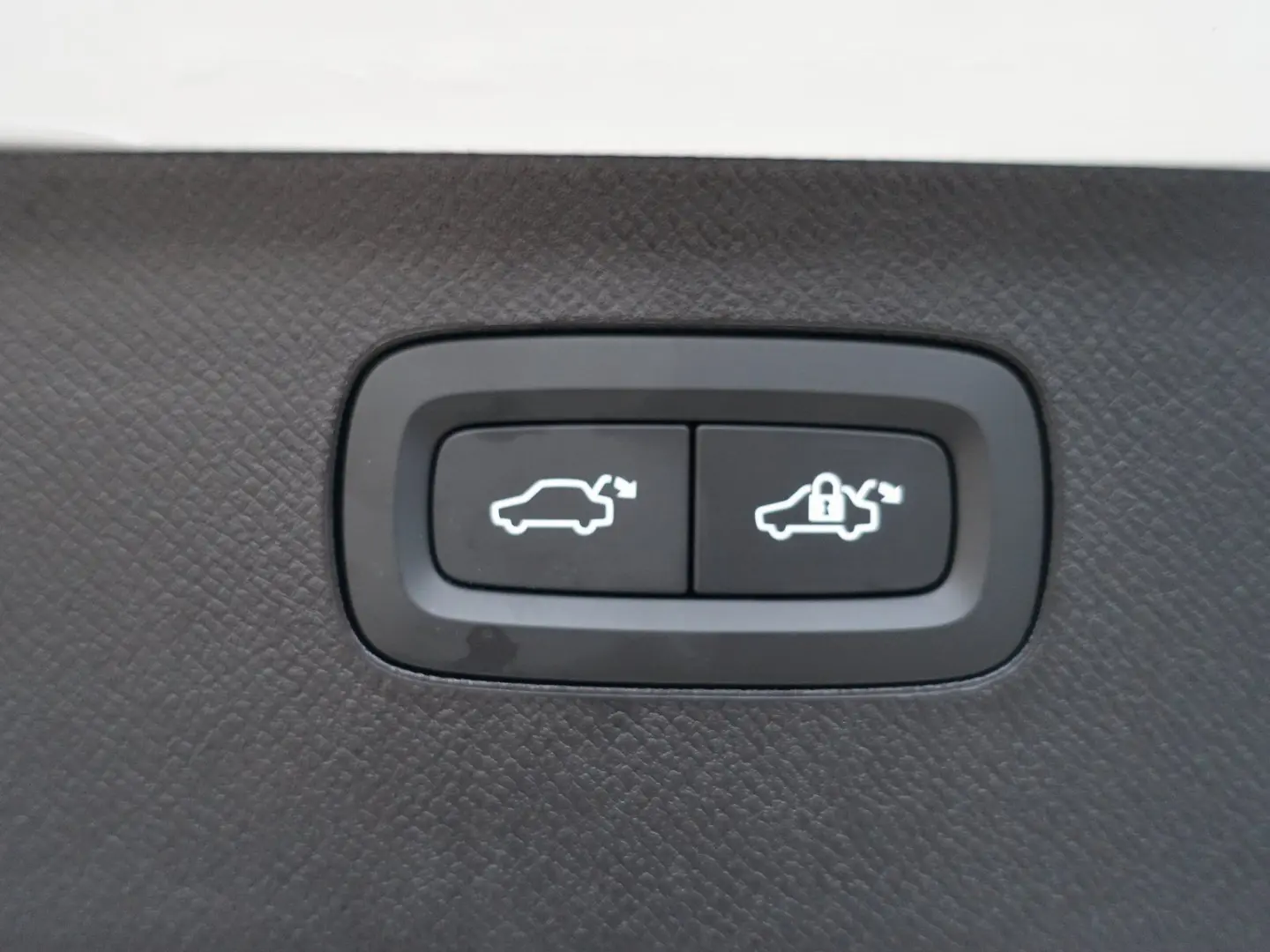 XC90 Ultra Dark T8 AWD Plug-in Hybrid PANO FourC