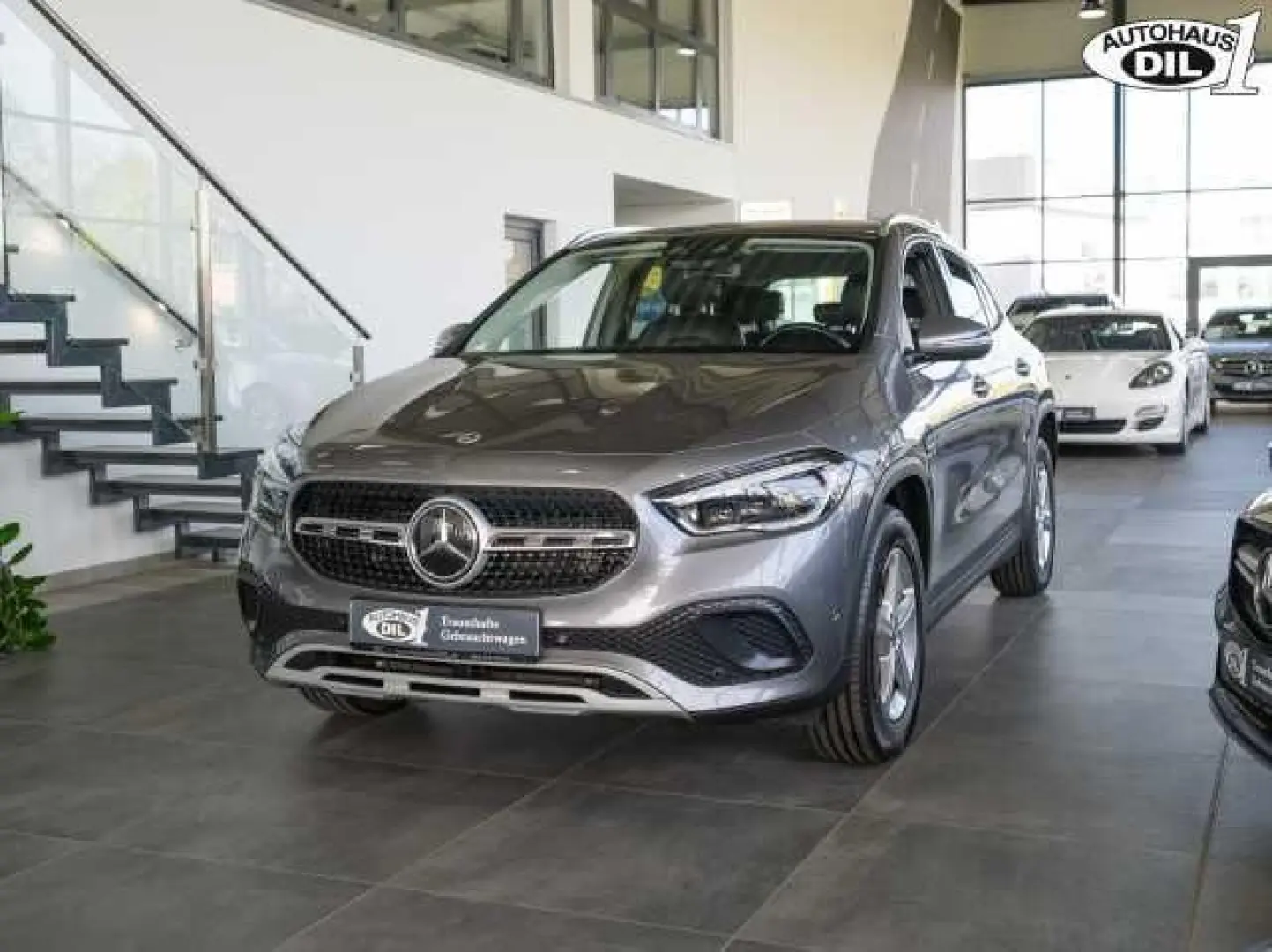 GLA 200d 8G-DCT  RFK Distr  LED 1.HAND