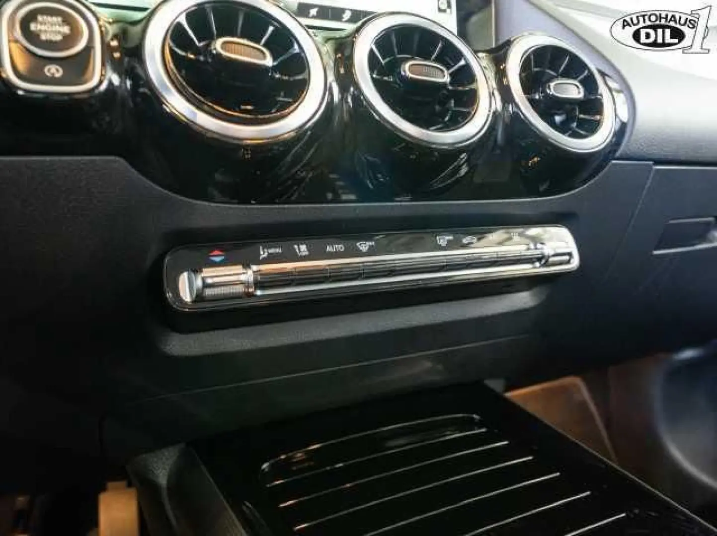 GLA 200d 8G-DCT  RFK Distr  LED 1.HAND