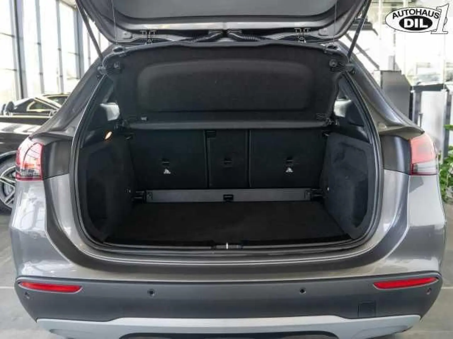 GLA 200d 8G-DCT  RFK Distr  LED 1.HAND