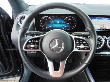 GLA 200 d DCT WIDE LED Navi Kamera 18  1-Hand