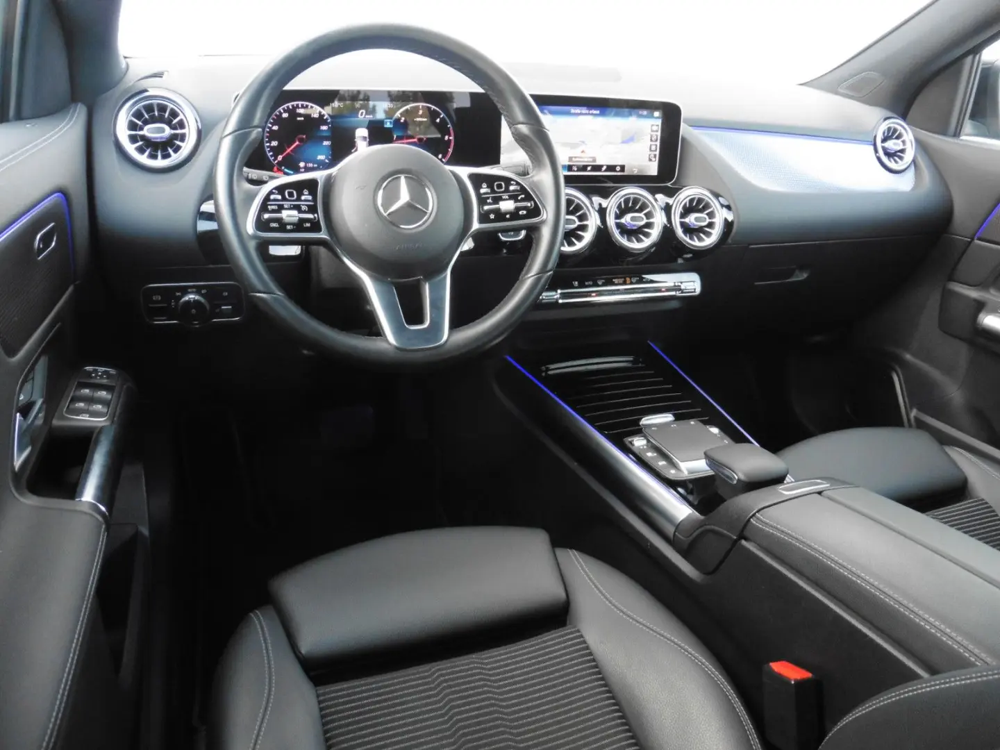 GLA 200 d DCT WIDE LED Navi Kamera 18  1-Hand