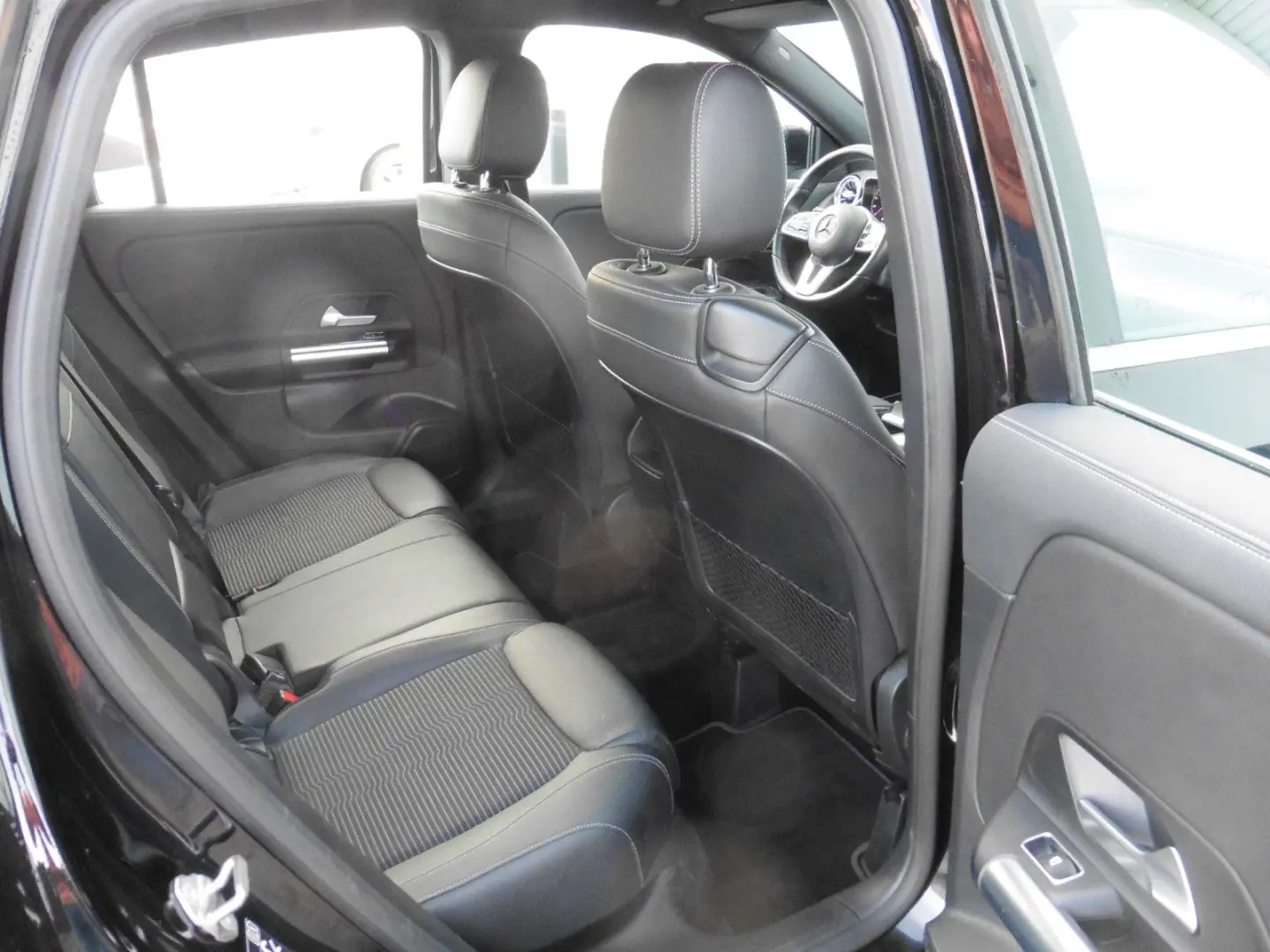 GLA 200 d DCT WIDE LED Navi Kamera 18  1-Hand