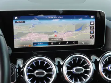 GLA 200 d DCT WIDE LED Navi Kamera 18  1-Hand