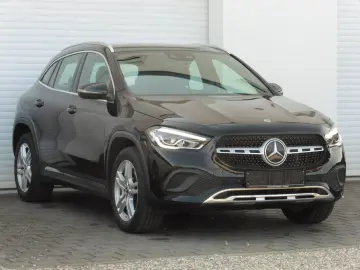 GLA 200 d DCT WIDE LED Navi Kamera 18  1-Hand