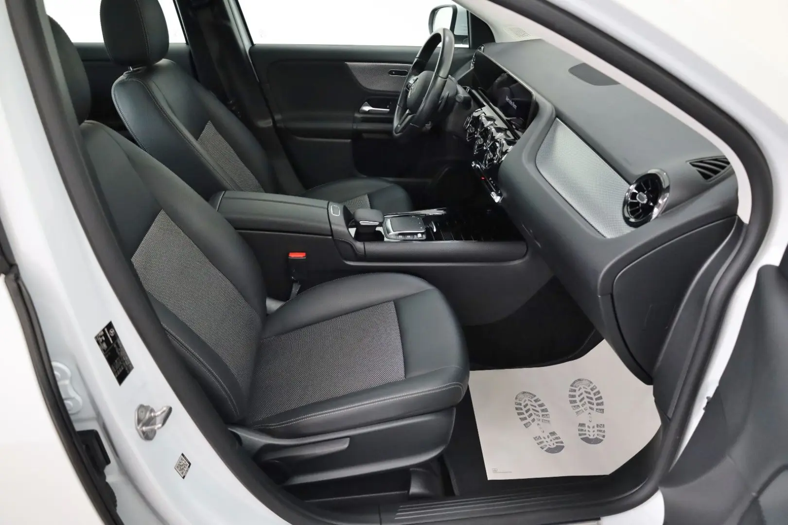 GLA 200 d T.Leder Navi Kamera ACC Panorama AHK