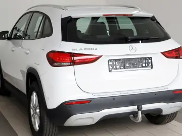GLA 200 d T.Leder Navi Kamera ACC Panorama AHK