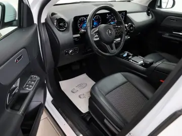 GLA 200 d T.Leder Navi Kamera ACC Panorama AHK