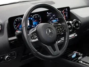 GLA 200 d T.Leder Navi Kamera ACC Panorama AHK