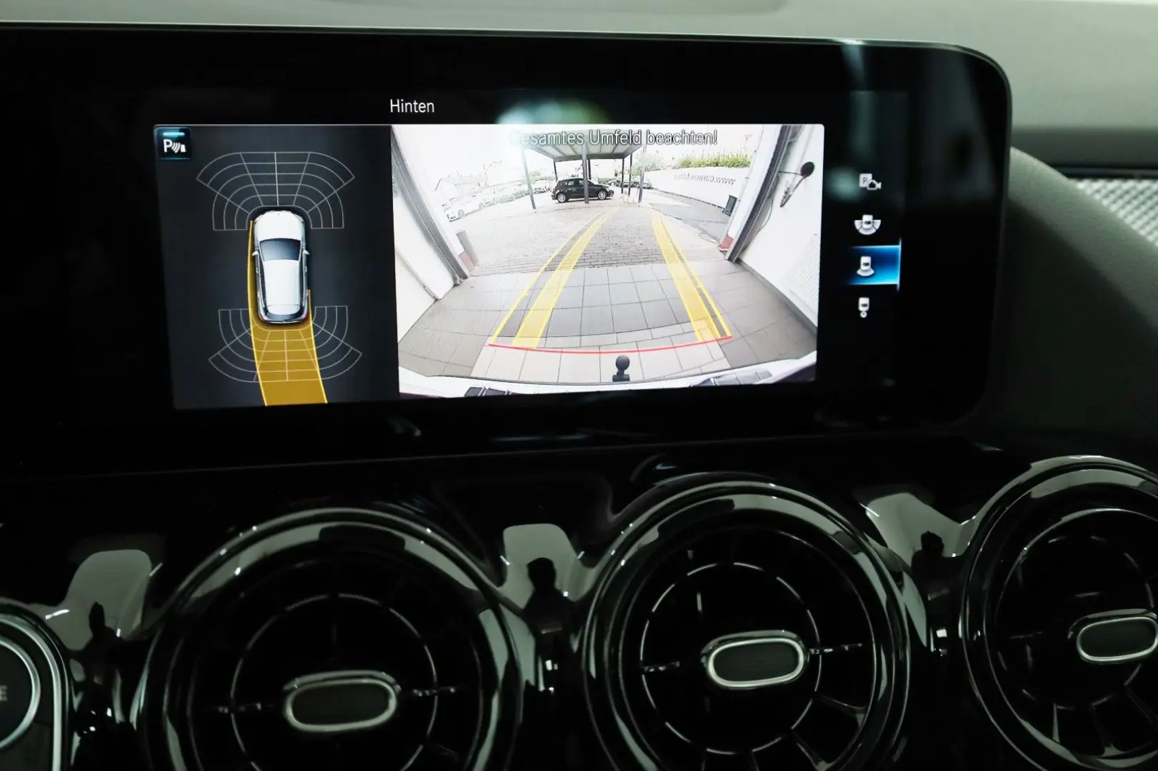 GLA 200 d T.Leder Navi Kamera ACC Panorama AHK