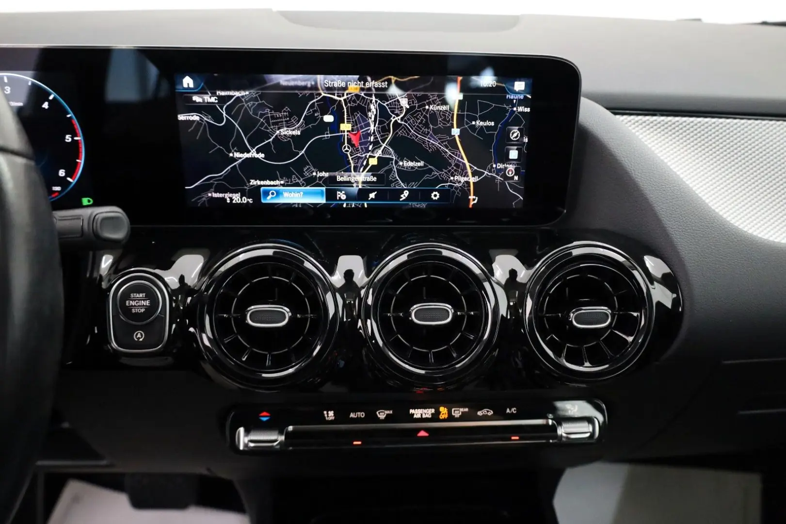 GLA 200 d T.Leder Navi Kamera ACC Panorama AHK