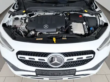 GLA 200 d T.Leder Navi Kamera ACC Panorama AHK