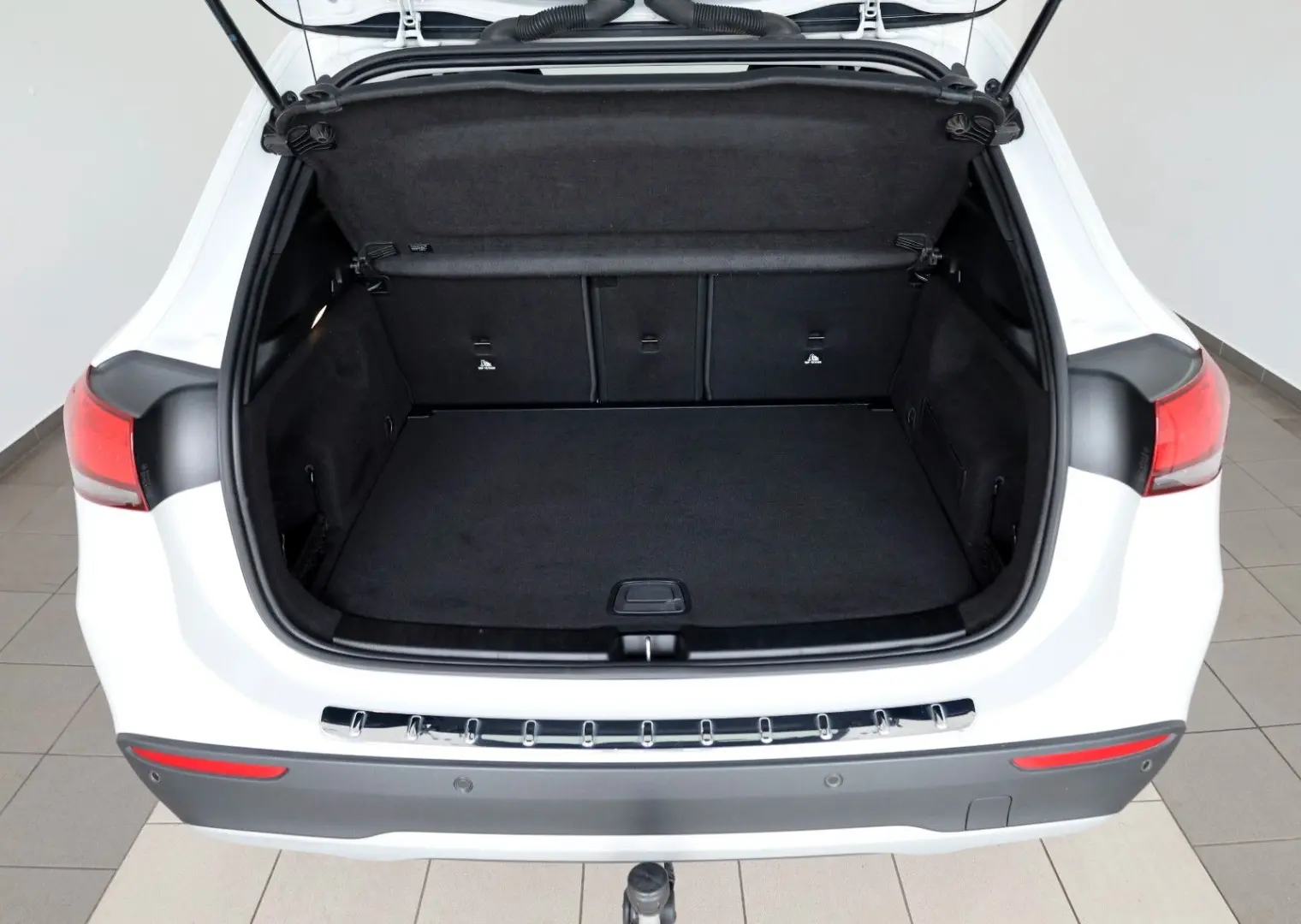 GLA 200 d T.Leder Navi Kamera ACC Panorama AHK