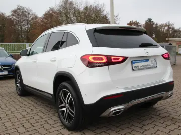 GLA 200 LED MBUX-Widescreen Spurhalte Pano AHK