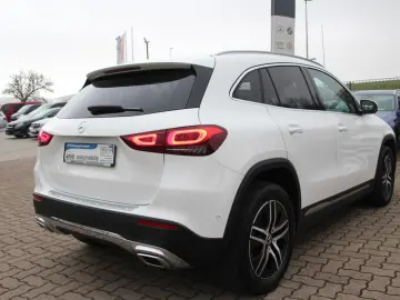 GLA 200 LED MBUX-Widescreen Spurhalte Pano AHK