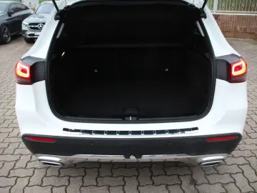 GLA 200 LED MBUX-Widescreen Spurhalte Pano AHK