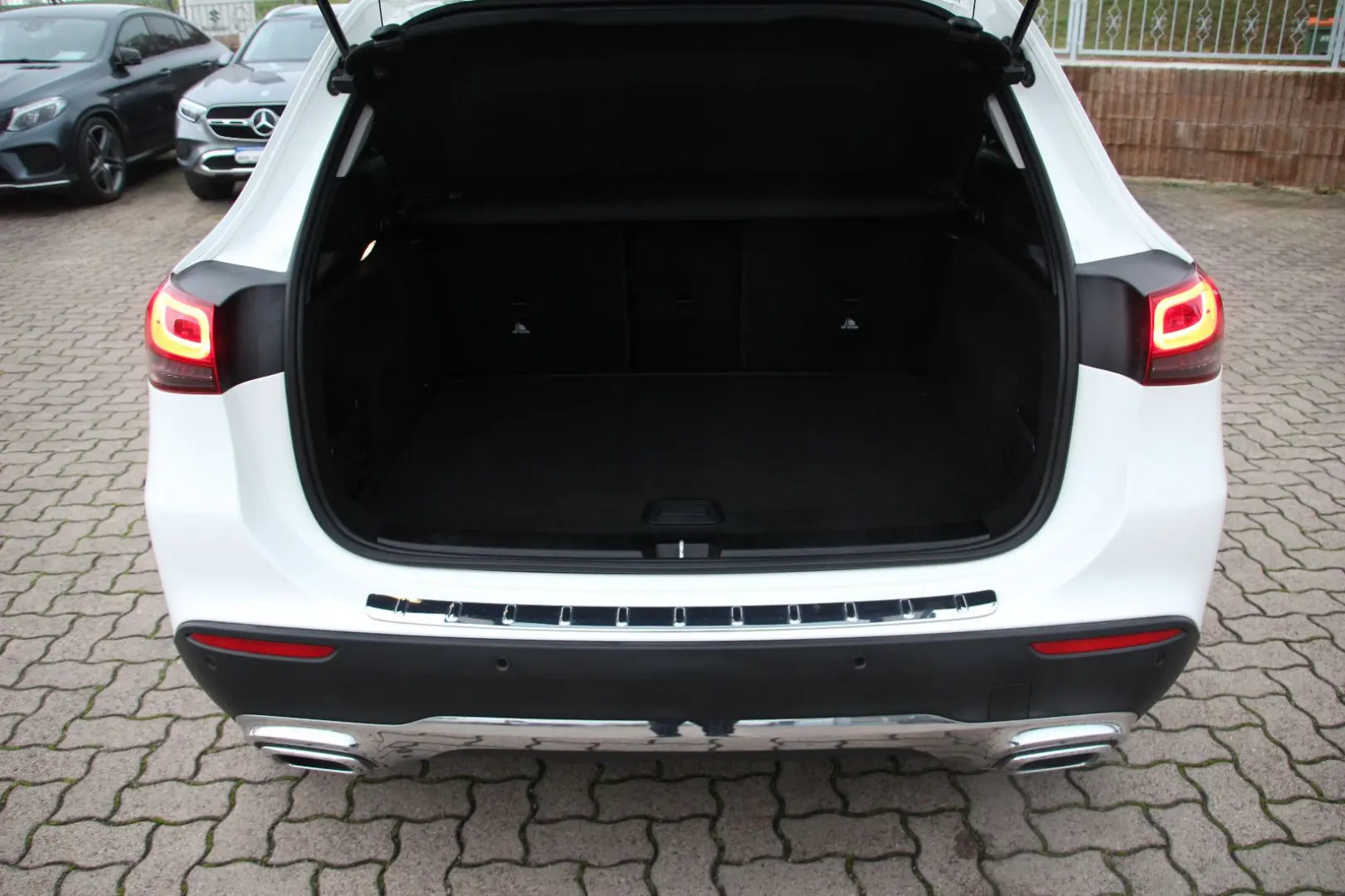 GLA 200 LED MBUX-Widescreen Spurhalte Pano AHK