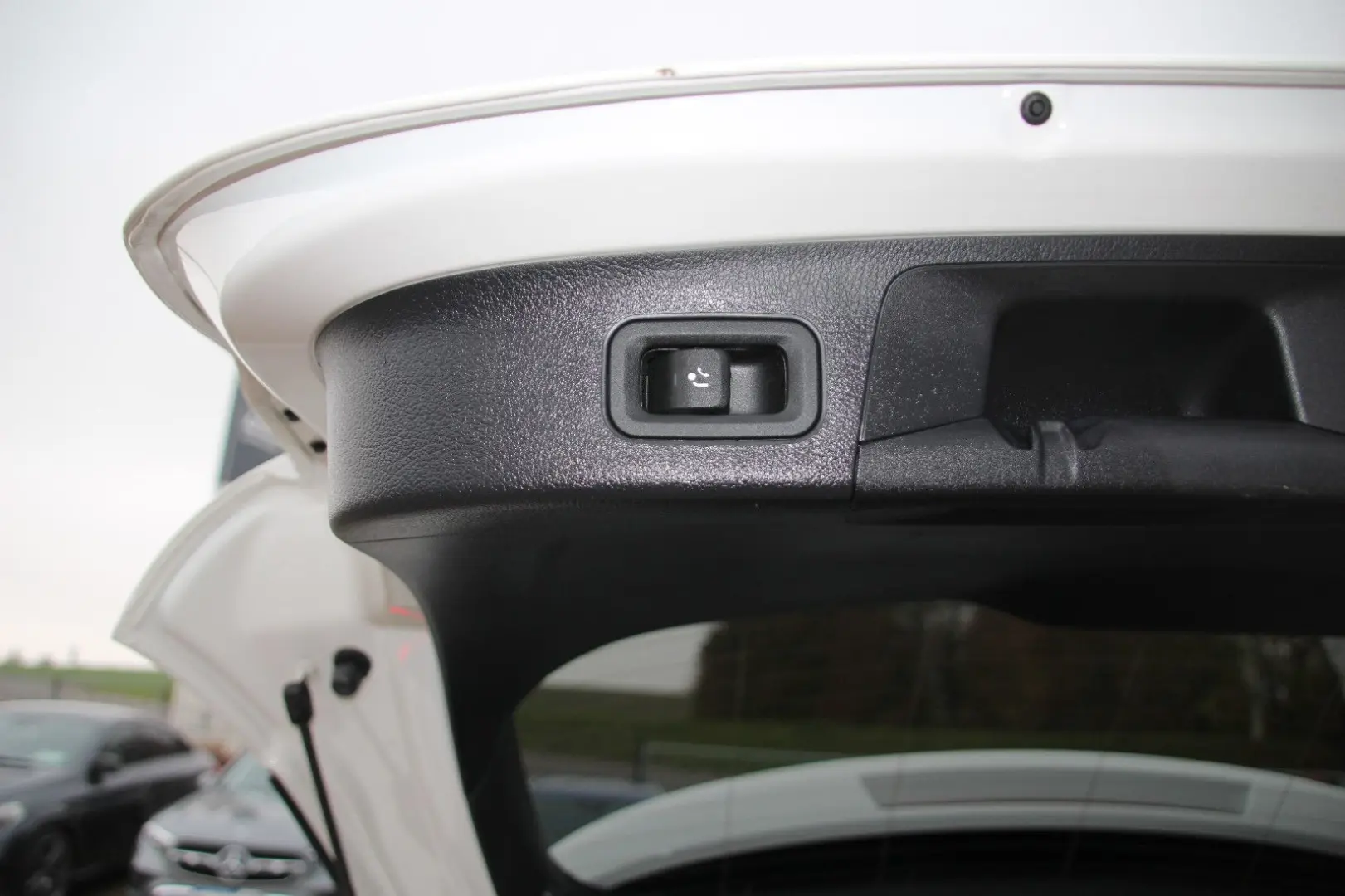 GLA 200 LED MBUX-Widescreen Spurhalte Pano AHK