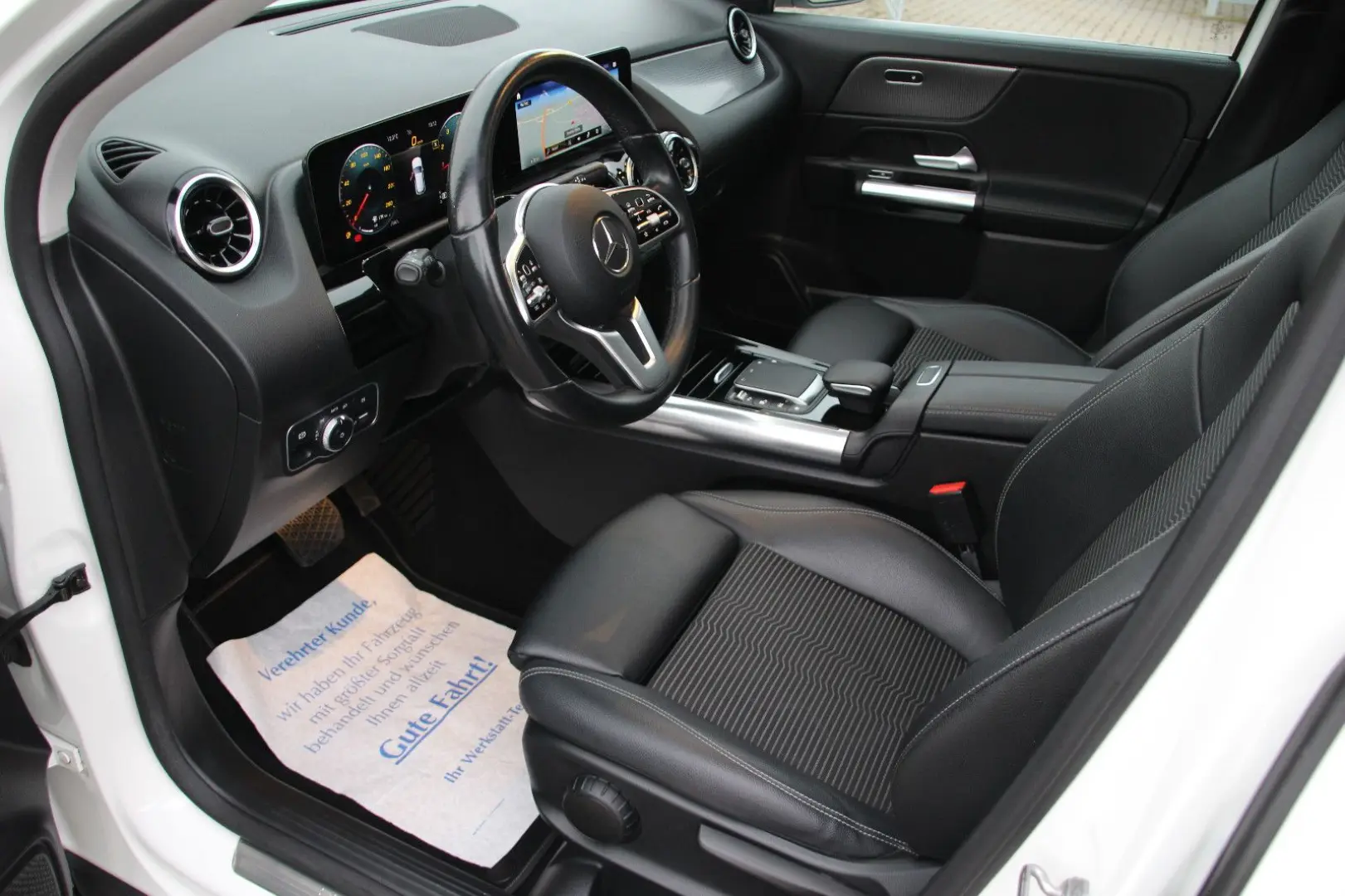 GLA 200 LED MBUX-Widescreen Spurhalte Pano AHK